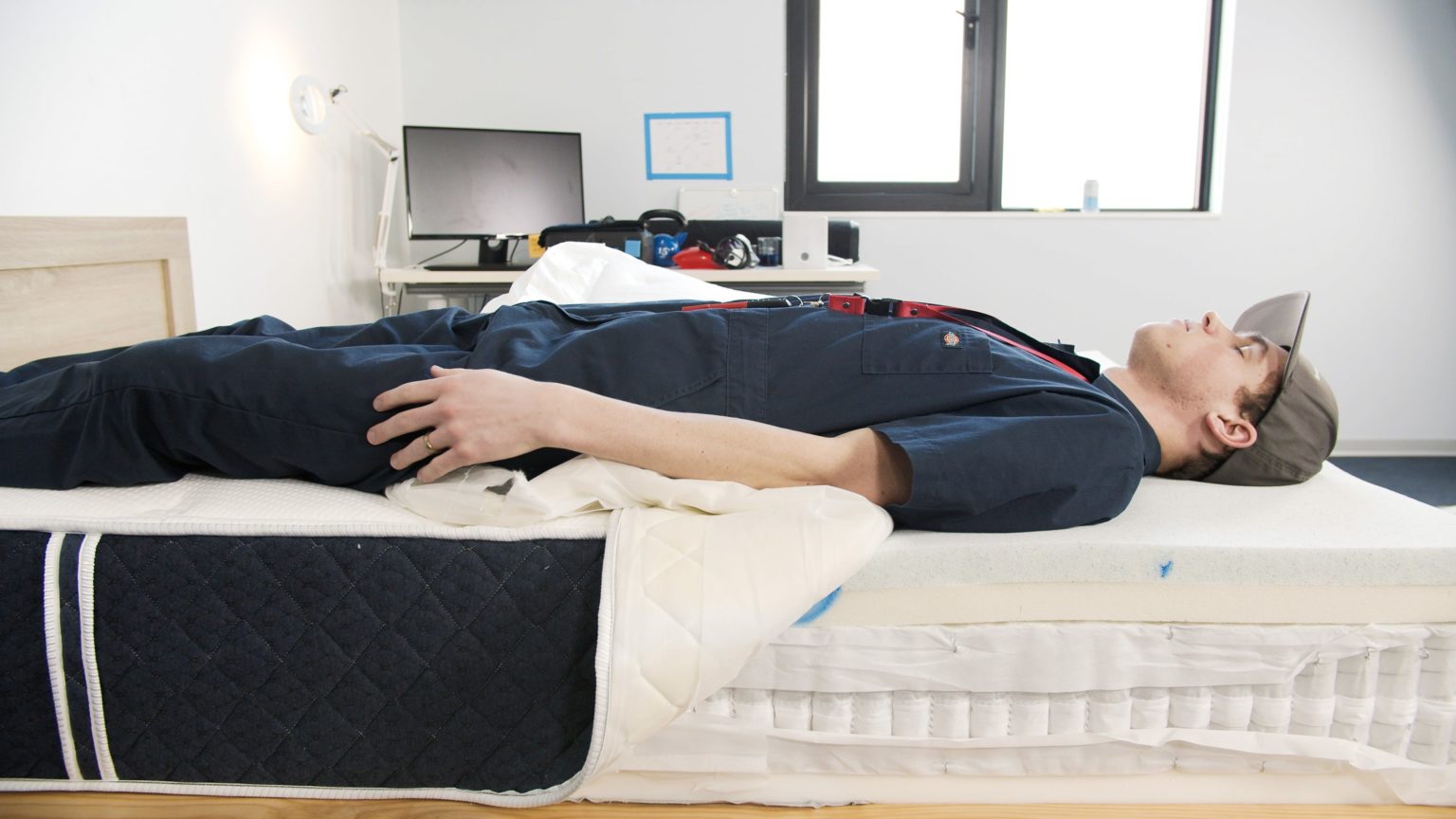 Best Mattress for Shoulder Pain - Best Temperature Regulating Mattress - Brooklyn Bedding Signature Hybrid - 4