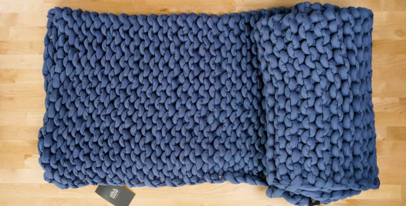 Best Weighted Blankets of 2024 - Most Comfortable - Silk & Snow Hand-Knitted Weighted Blanket