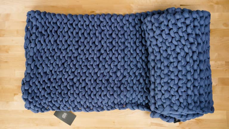 Best Weighted Blankets of 2024 - Most Comfortable - Silk & Snow Hand-Knitted Weighted Blanket