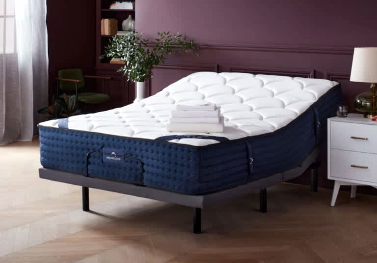 Best Adjustable Beds of 2024: Custom Comfort, Expert Reviewed - Best Value - DreamCloud Adjustable Bed Frame